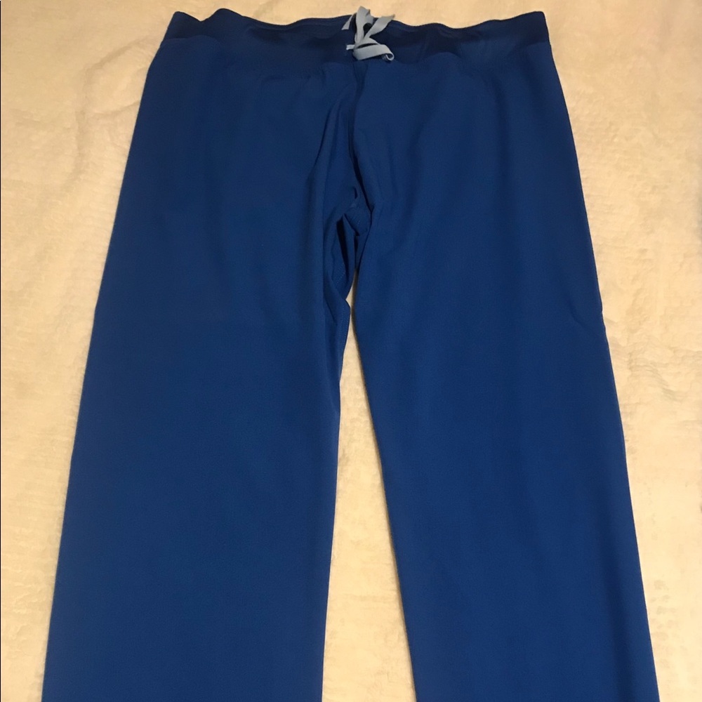 Figs petite scrub pants